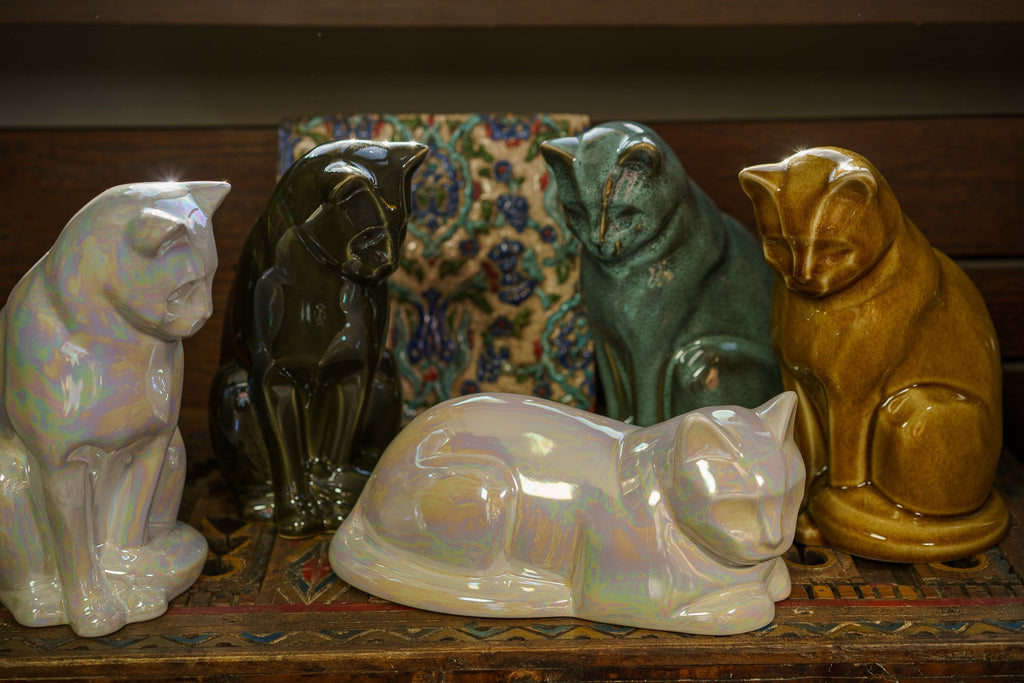 Le Migliori Urne Cinerarie per Animali: Ceramica, Bronzo o Legno