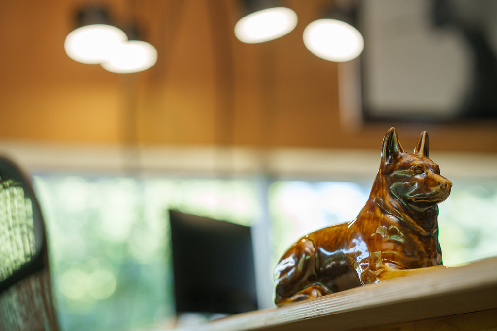 Urna per animali domestici Pastore Tedesco - Ruggine marrone | Urna in ceramica