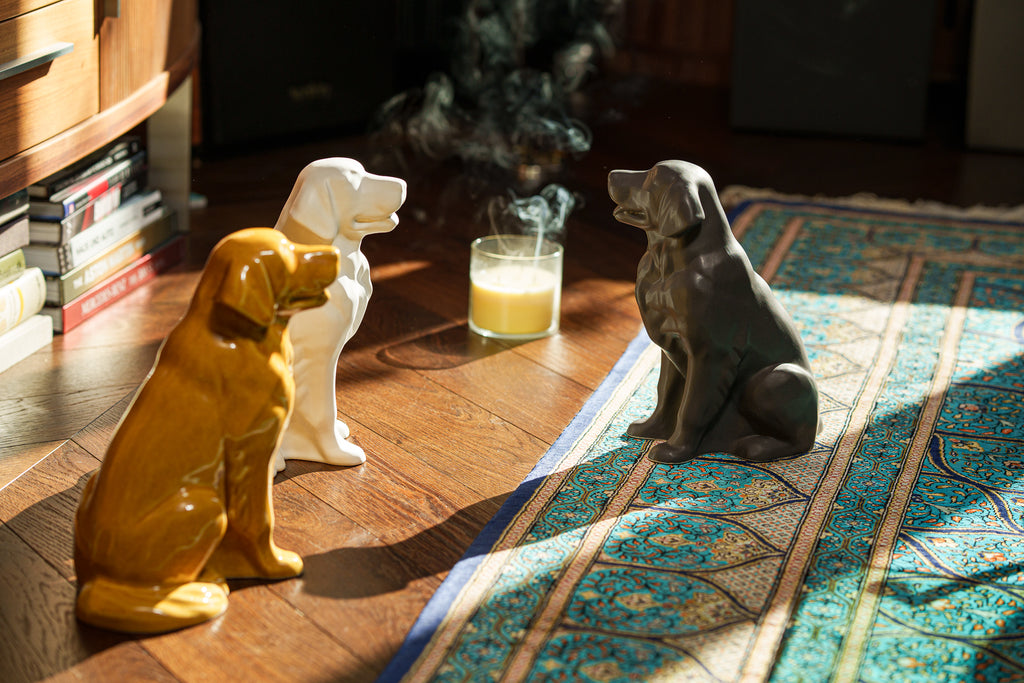 Urna per animali domestici Golden Retriever - Lampada nera | Urna in ceramica
