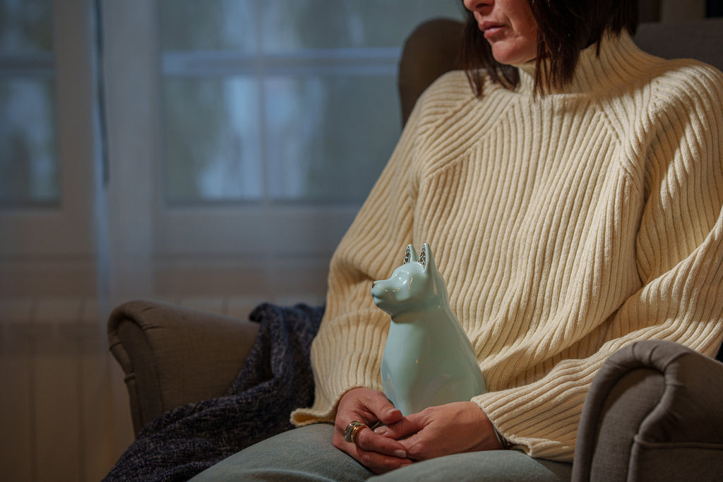 Urna per Animali "Barkley" per Cane - Azzurro Baby | Ceramica | Fatta a mano